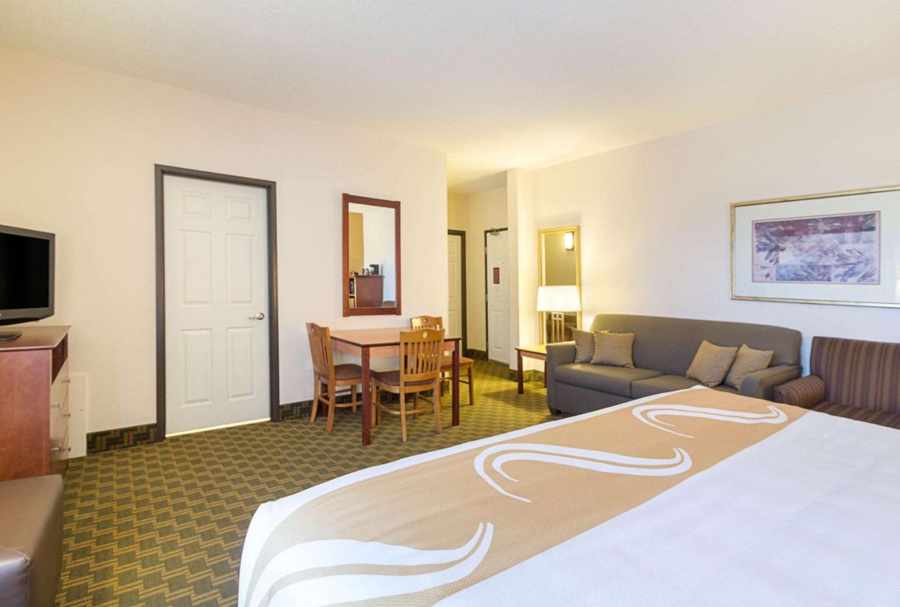  | Quality Inn Fairmont