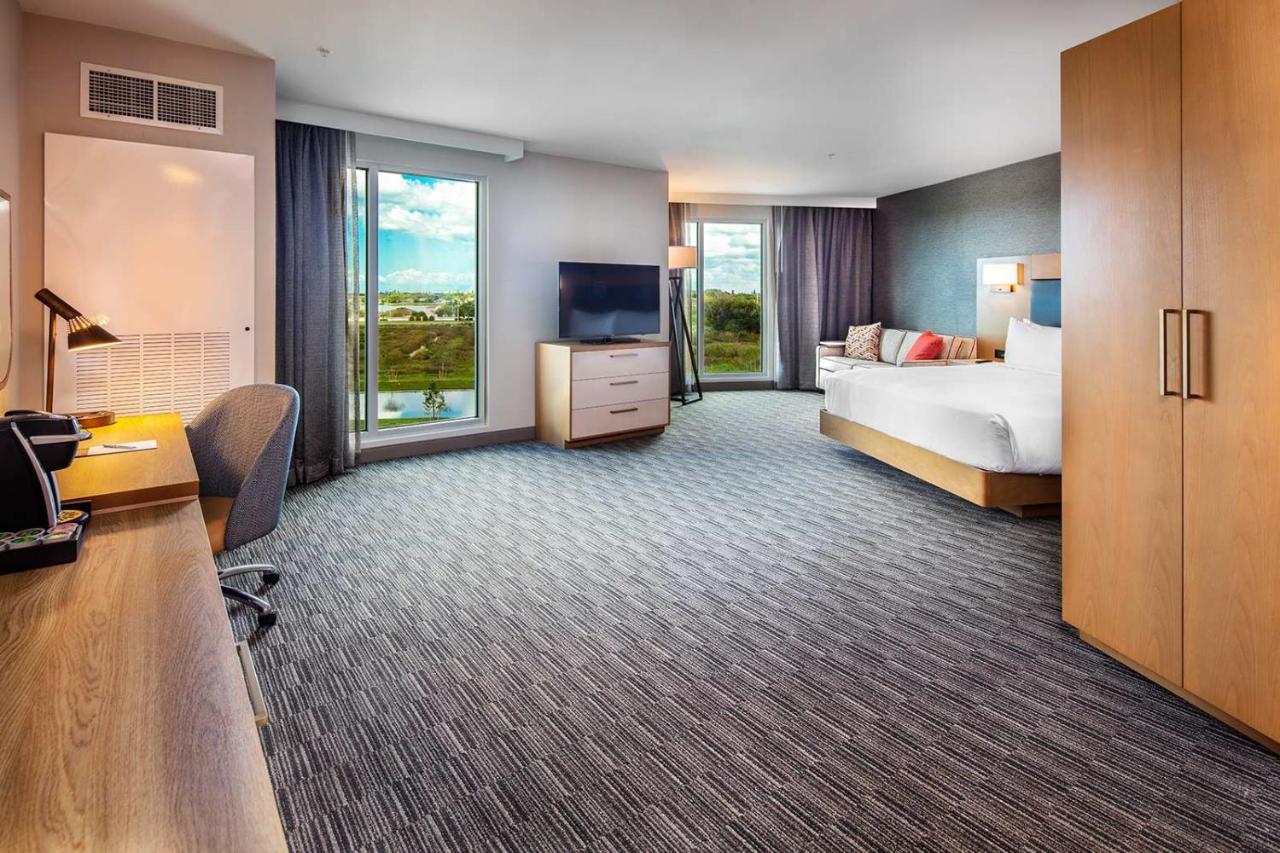 Deluxe King Room at Legacy Hotel at IMG Academy