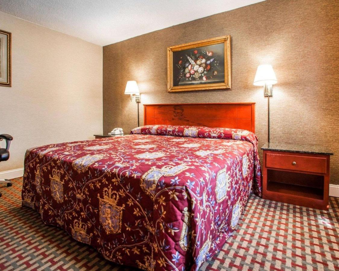 | Rodeway Inn Paterson New Jersey