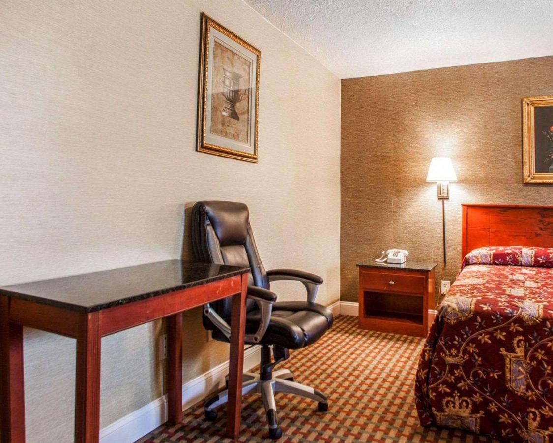 | Rodeway Inn Paterson New Jersey