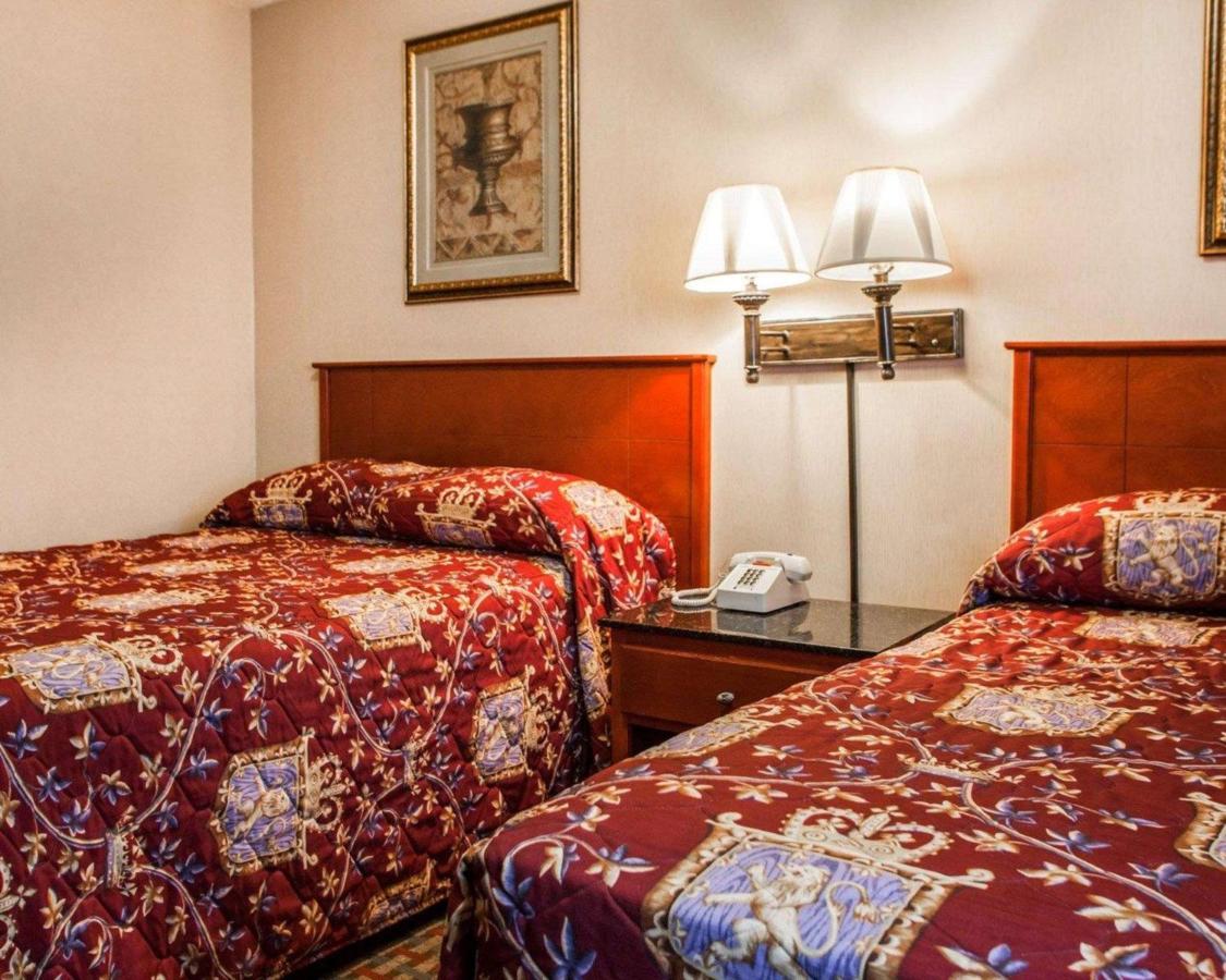| Rodeway Inn Paterson New Jersey