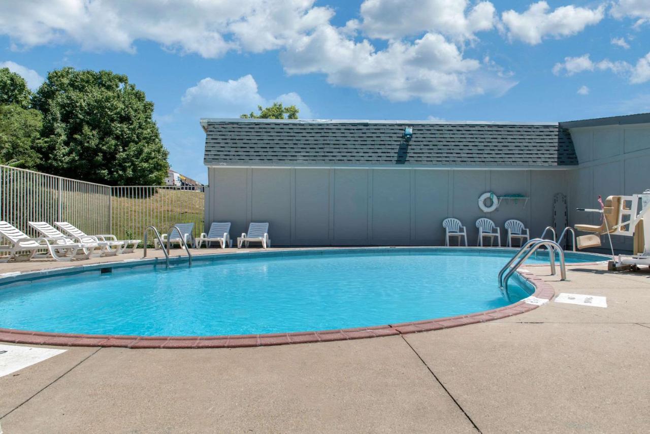 | Rodeway Inn Sharonville