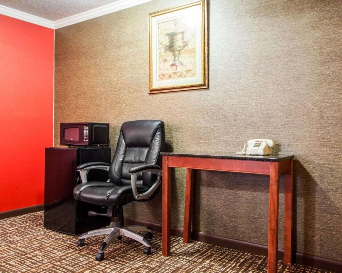 | Rodeway Inn Paterson New Jersey