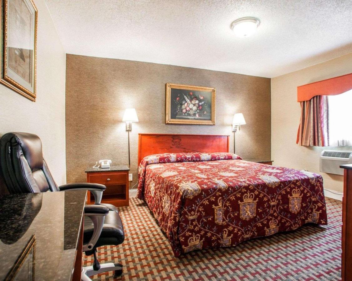 | Rodeway Inn Paterson New Jersey