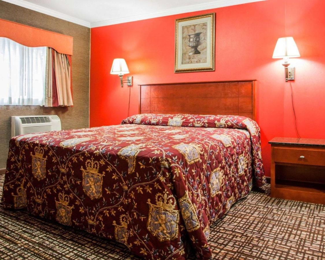  | Rodeway Inn Paterson New Jersey