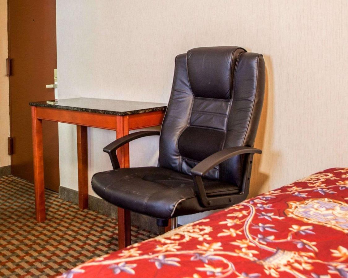 | Rodeway Inn Paterson New Jersey