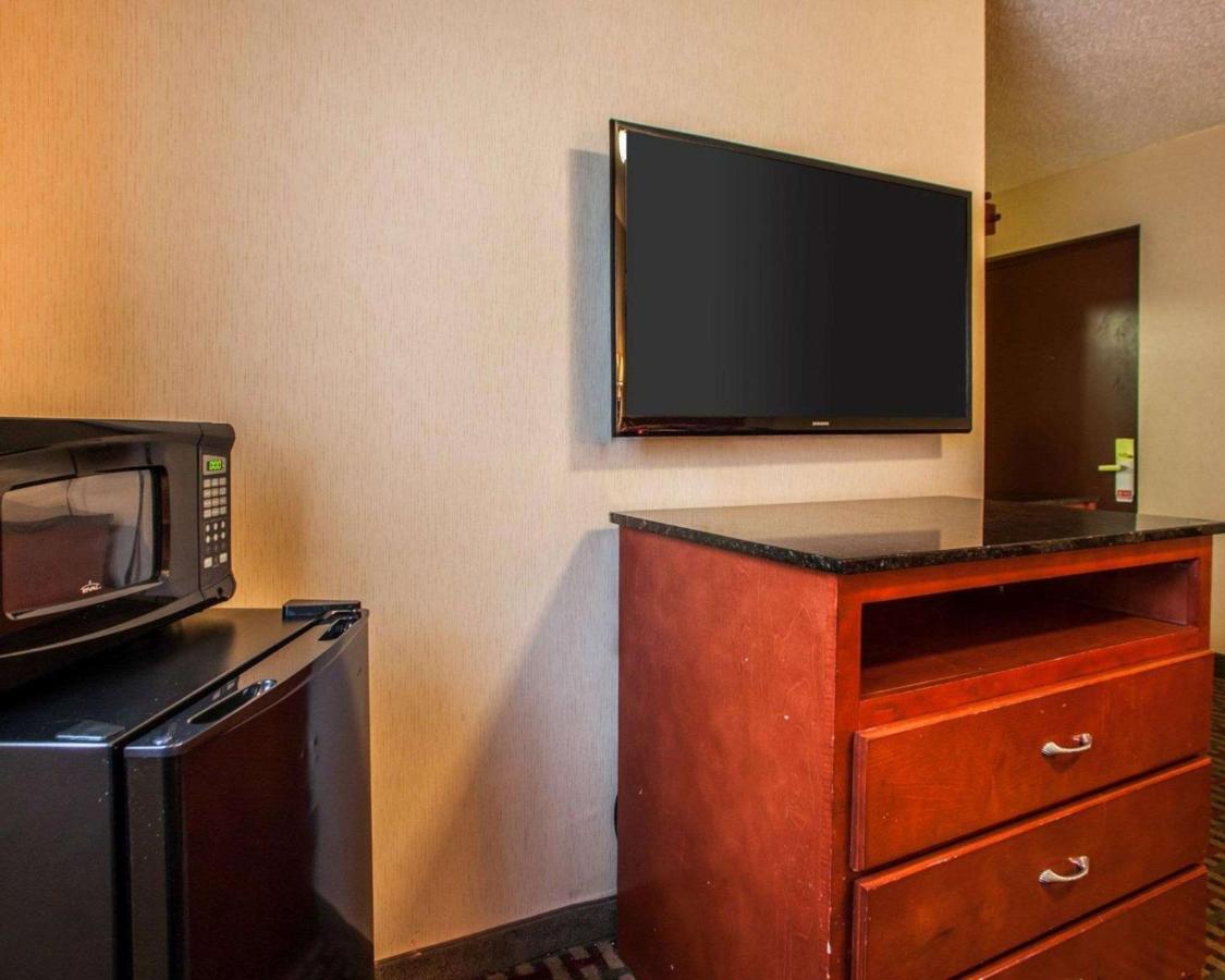 | Rodeway Inn Paterson New Jersey