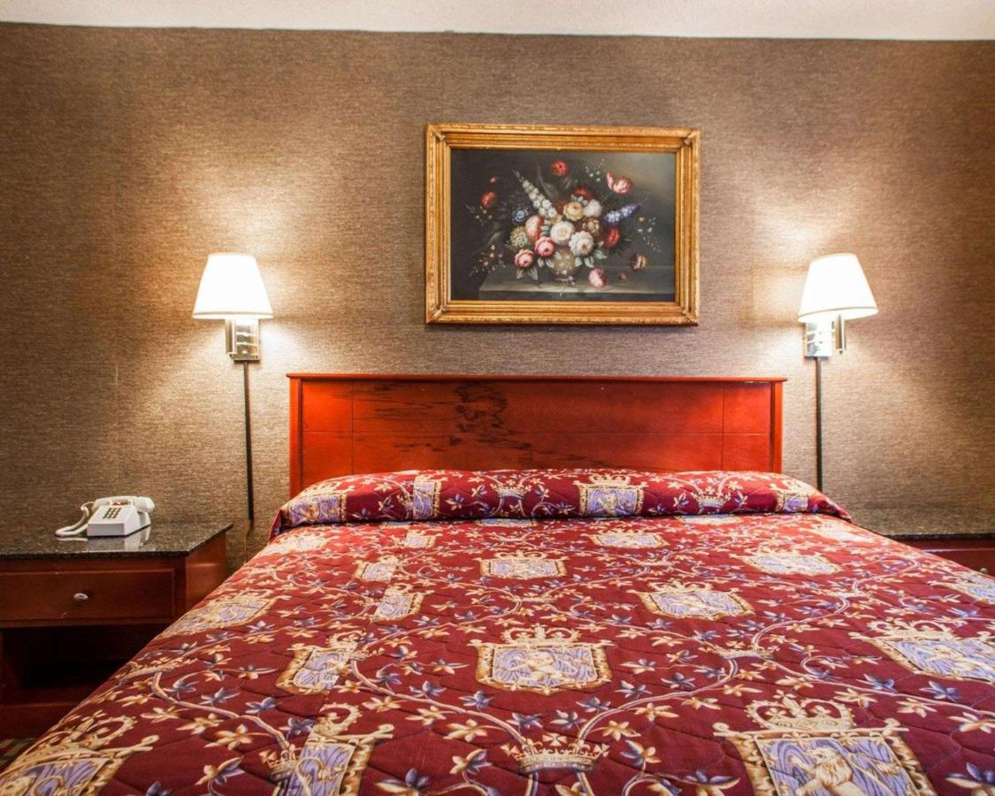 | Rodeway Inn Paterson New Jersey