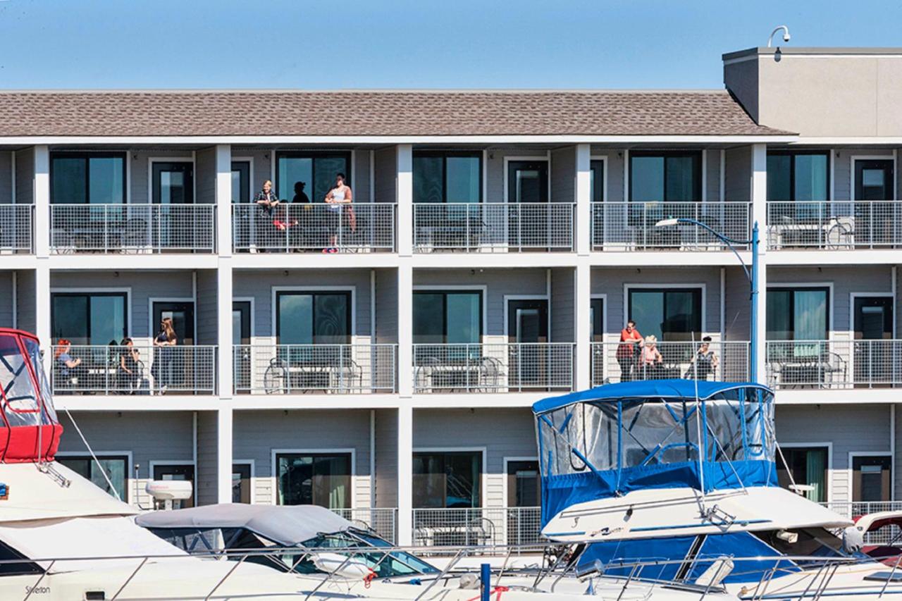 | Park Point Marina Inn