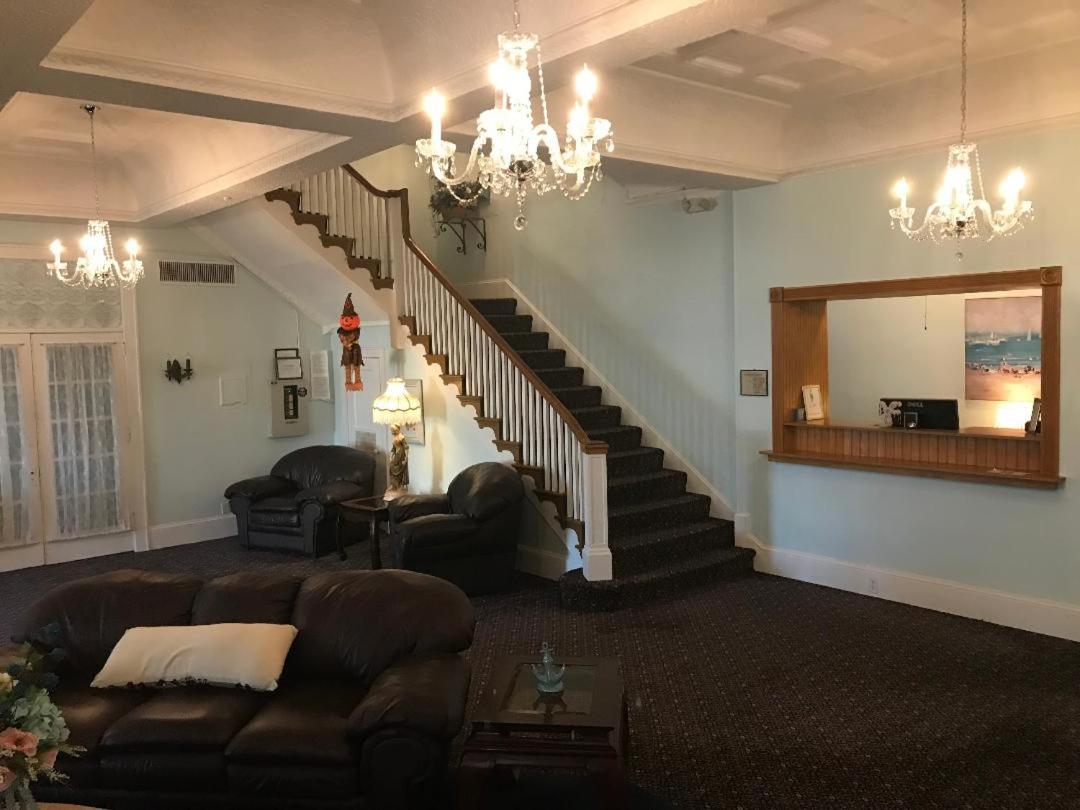 | Mayfair Hotel