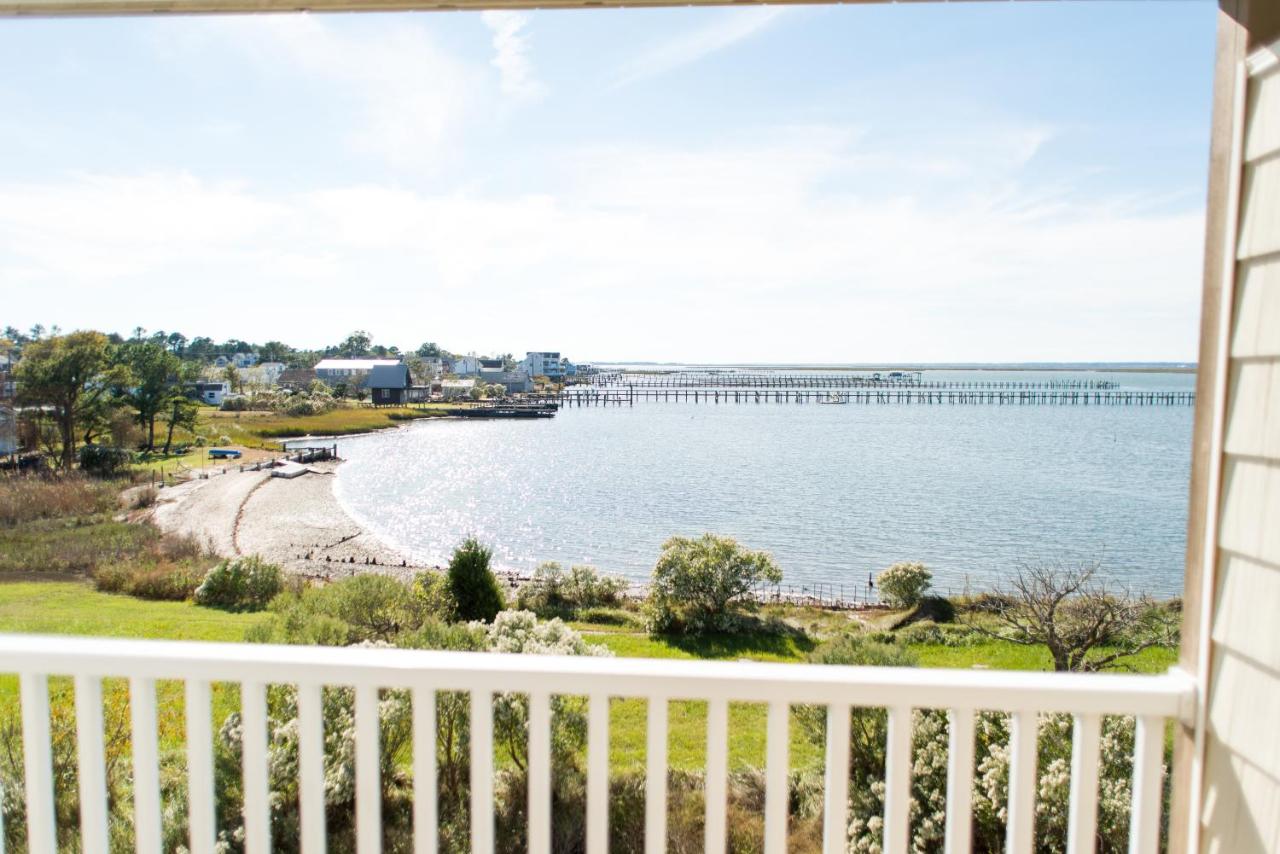 Queen Room with Sea View at Waterside Inn