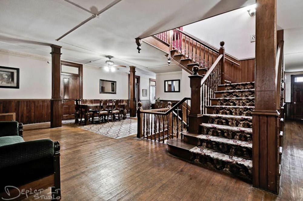 | New Orleans Hotel Eureka Springs