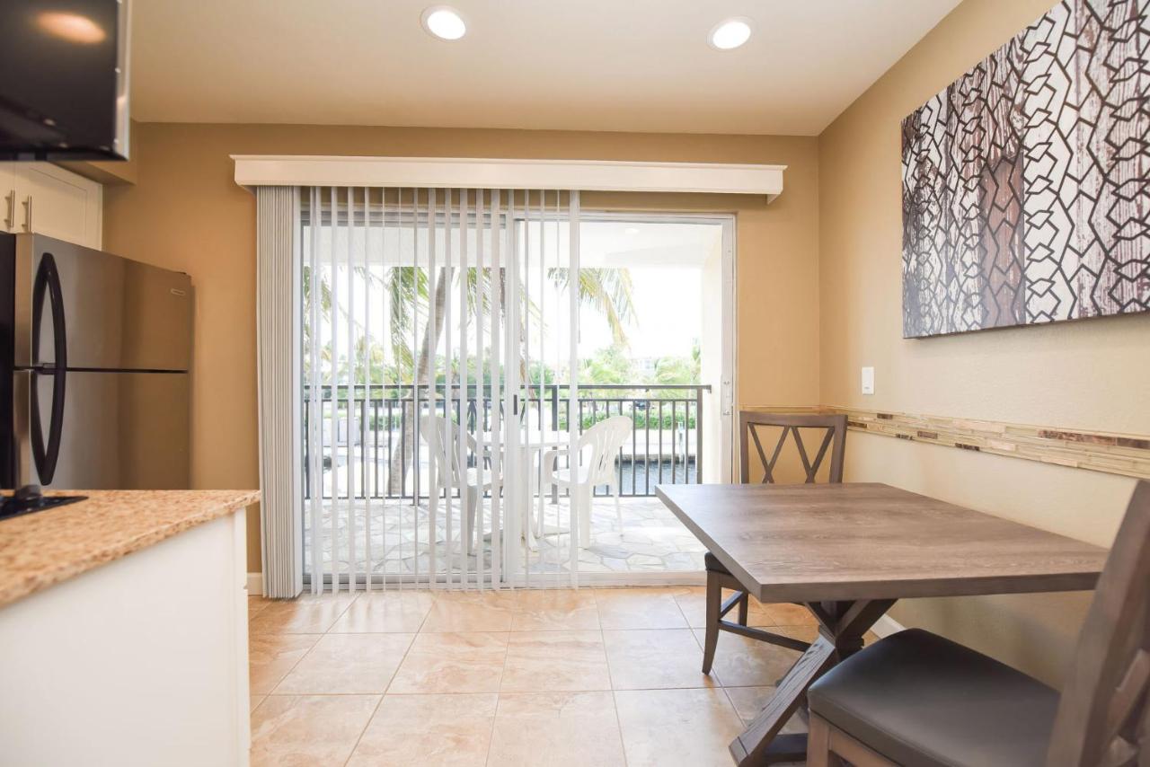 Hearing Impaired King Suite with Balcony - Non Smoking at Waterside Suites & Marina