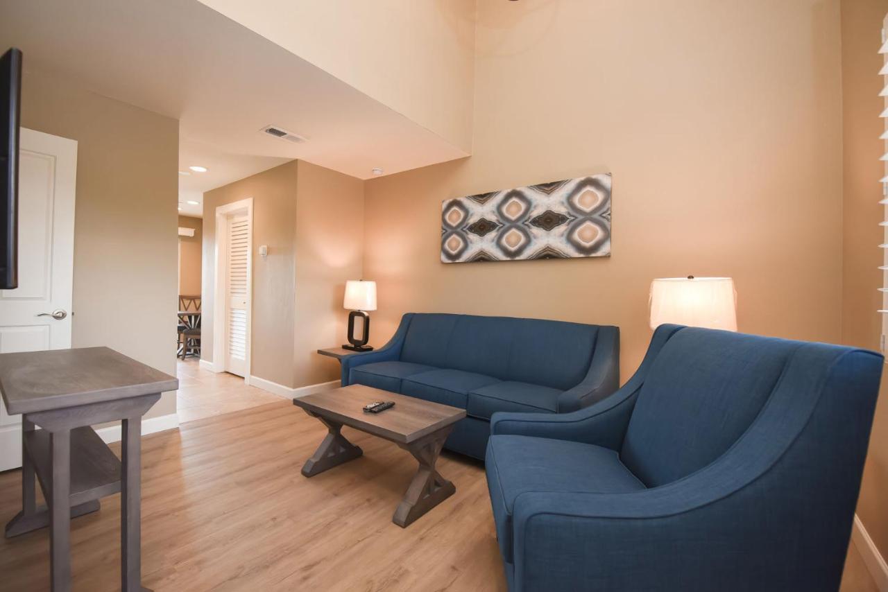 Hearing Impaired King Suite with Balcony - Non Smoking at Waterside Suites & Marina