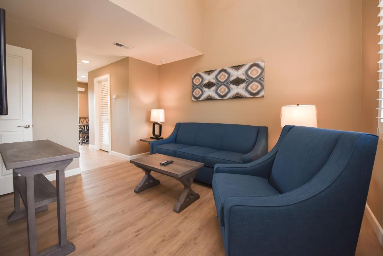 | Waterside Suites & Marina