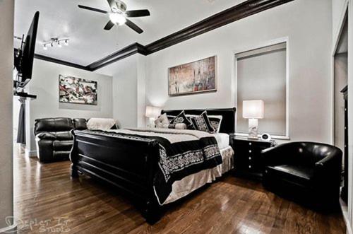 | New Orleans Hotel Eureka Springs