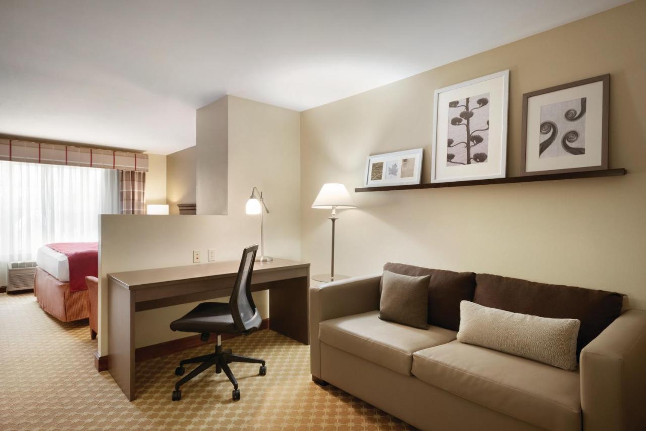  | Country Inn & Suites by Radisson, Des Moines West, IA