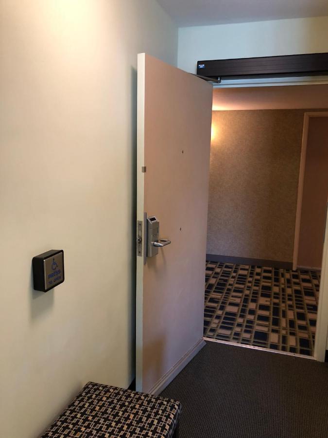 King Room - Disability Access at Maple Tree Inn