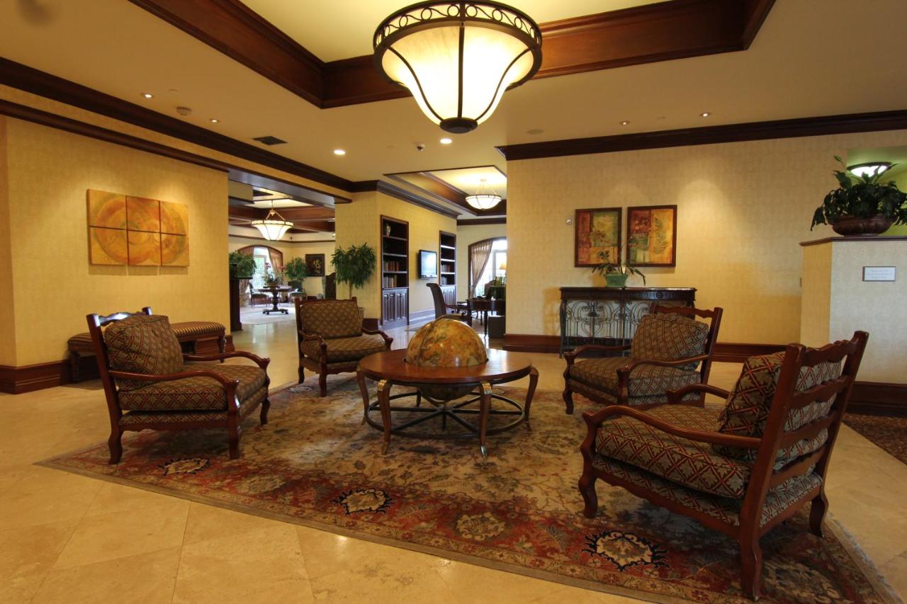| Bay Landing Hotel