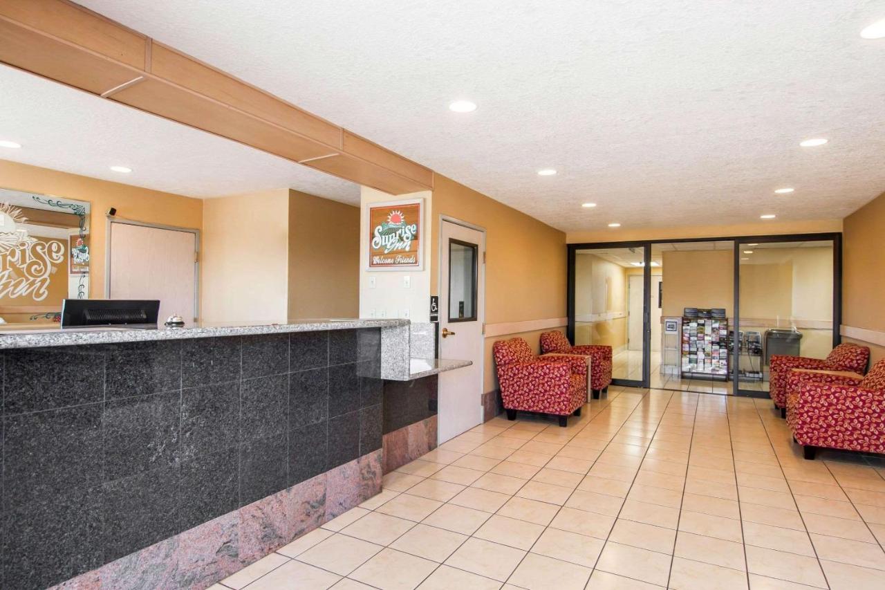 | Bridgeway Inn & Suites