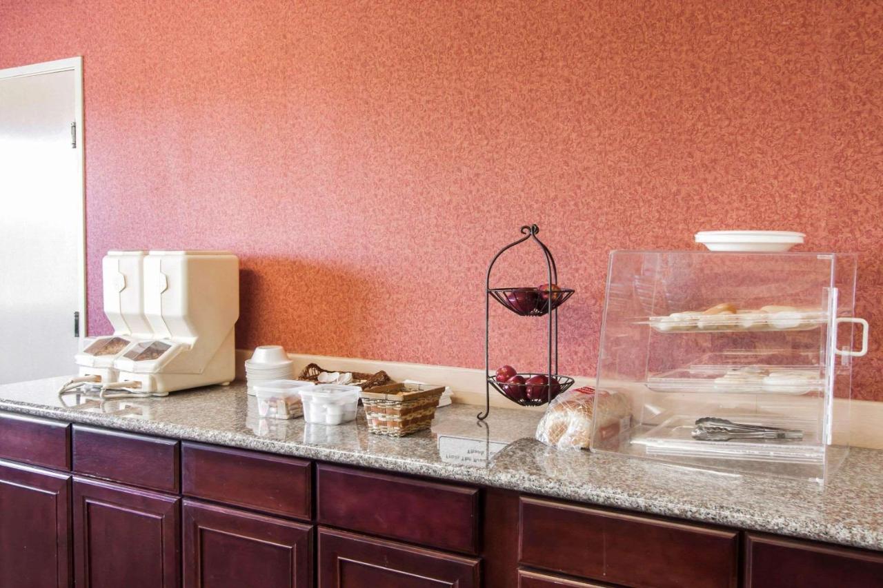 | Bridgeway Inn & Suites