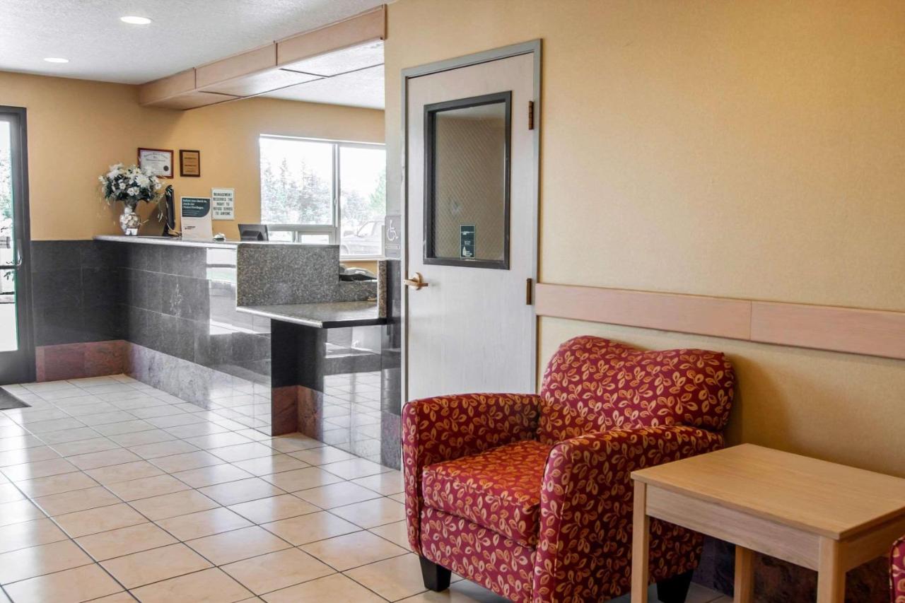 | Bridgeway Inn & Suites