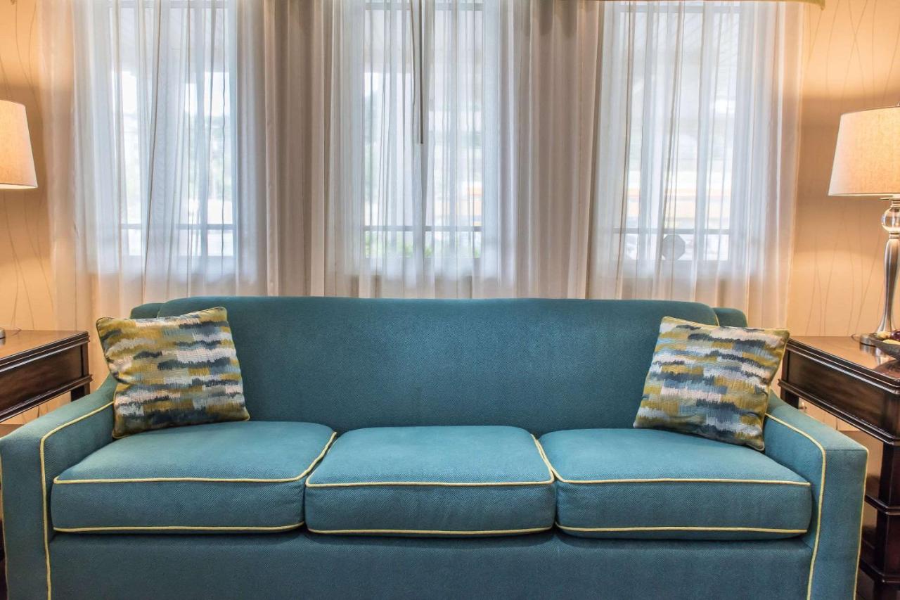 | Quality Inn Bedford