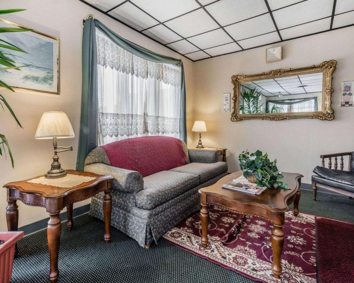  | Econo Lodge Altoona I-99