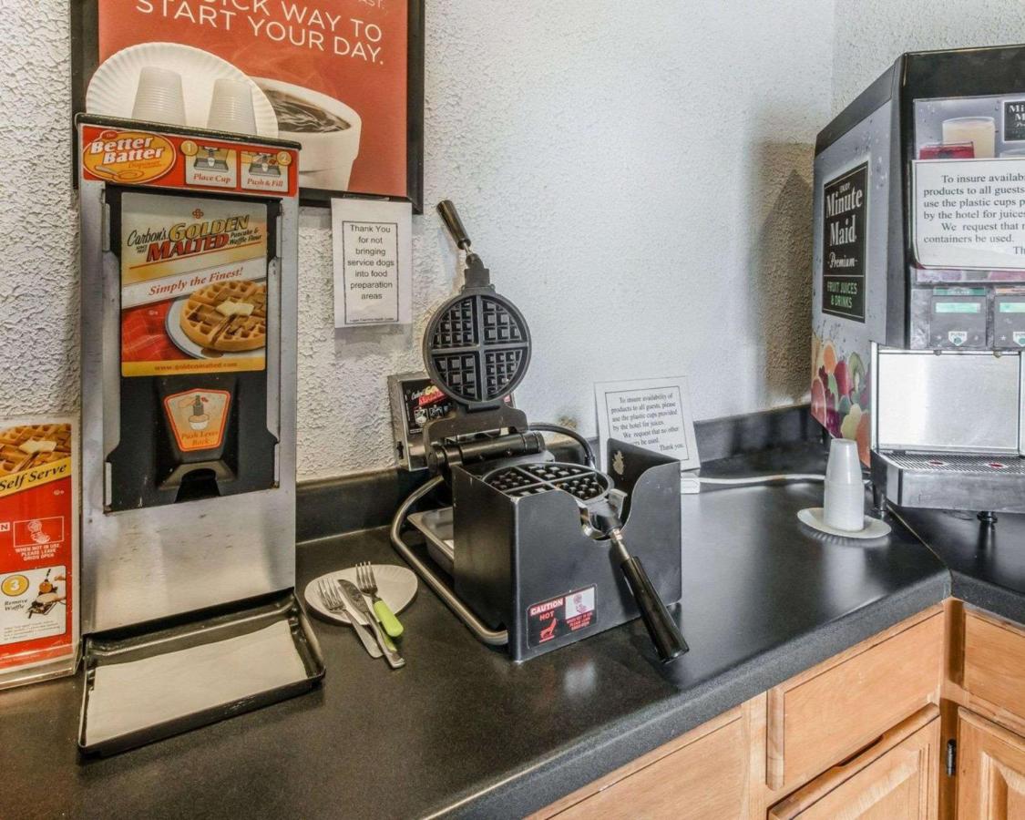  | Econo Lodge Altoona I-99