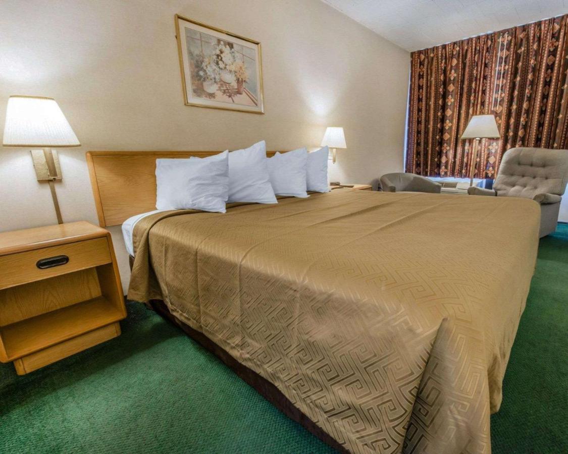  | Econo Lodge Altoona I-99