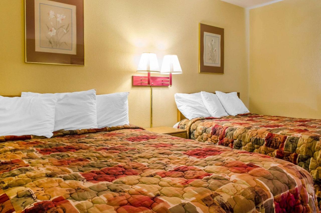 | Relax Inn