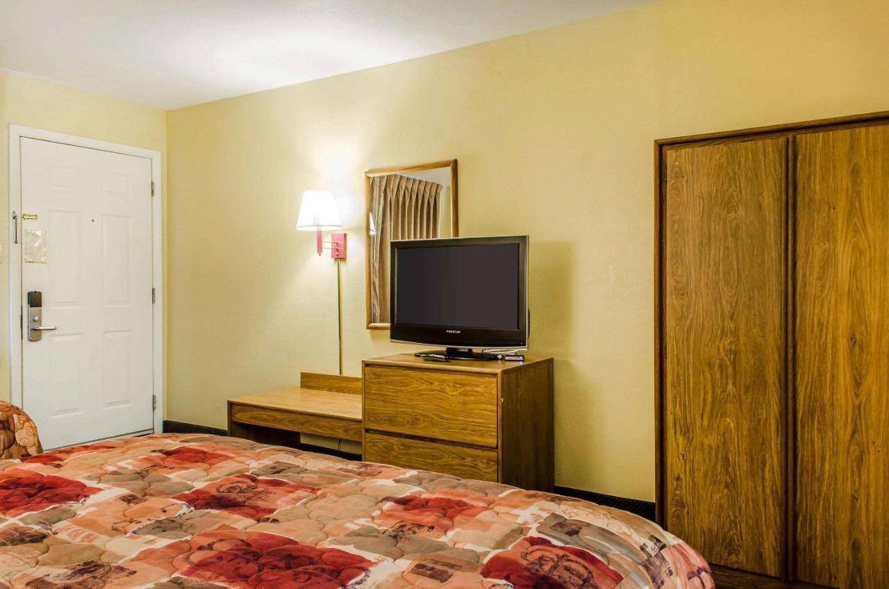 | Relax Inn