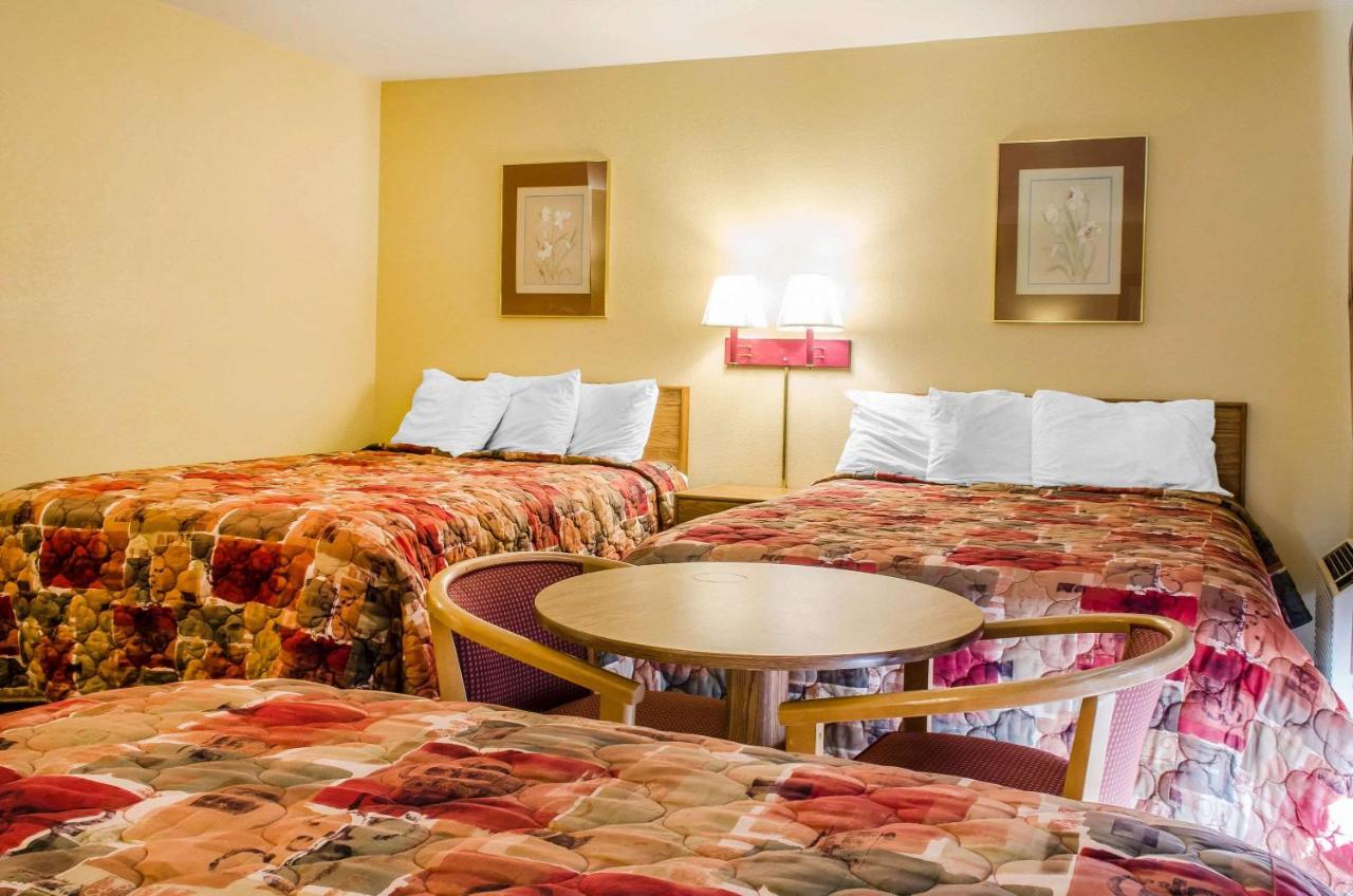 | Relax Inn
