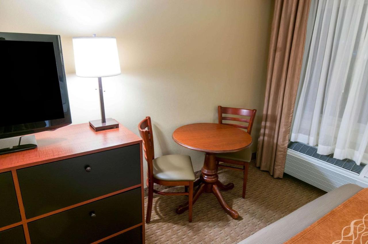  | Comfort Inn Amish Country