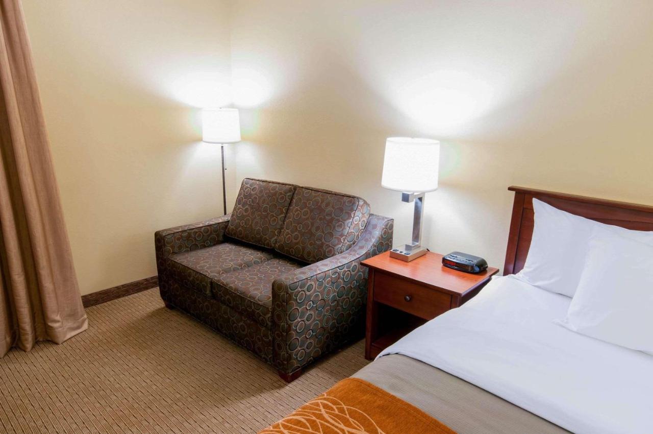  | Comfort Inn Amish Country