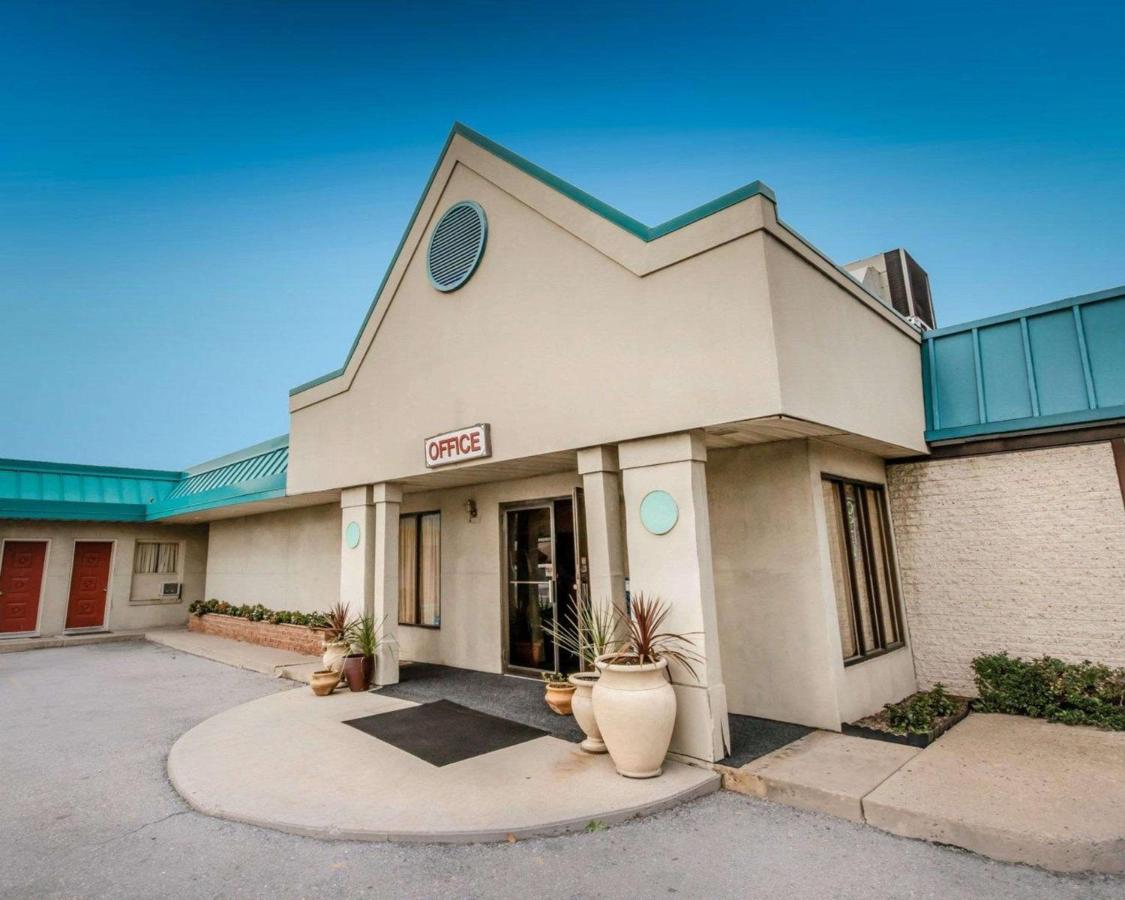  | Econo Lodge Altoona I-99