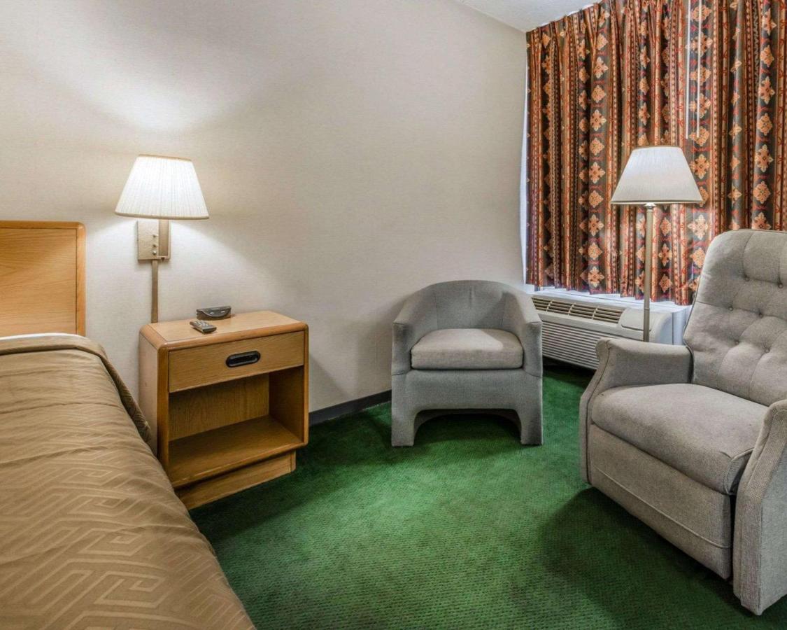  | Econo Lodge Altoona I-99