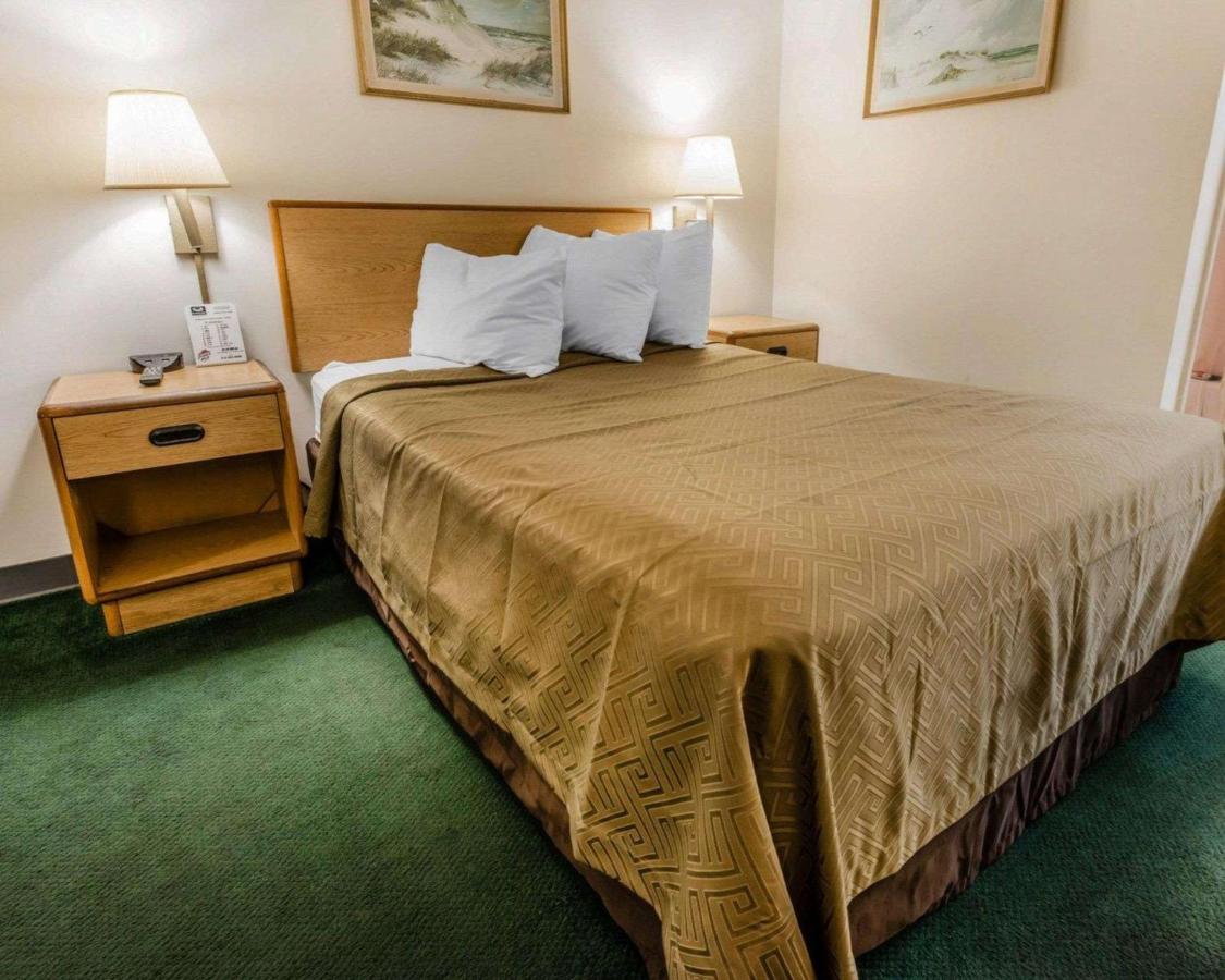 | Econo Lodge Altoona I-99