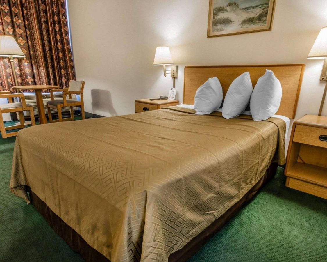  | Econo Lodge Altoona I-99