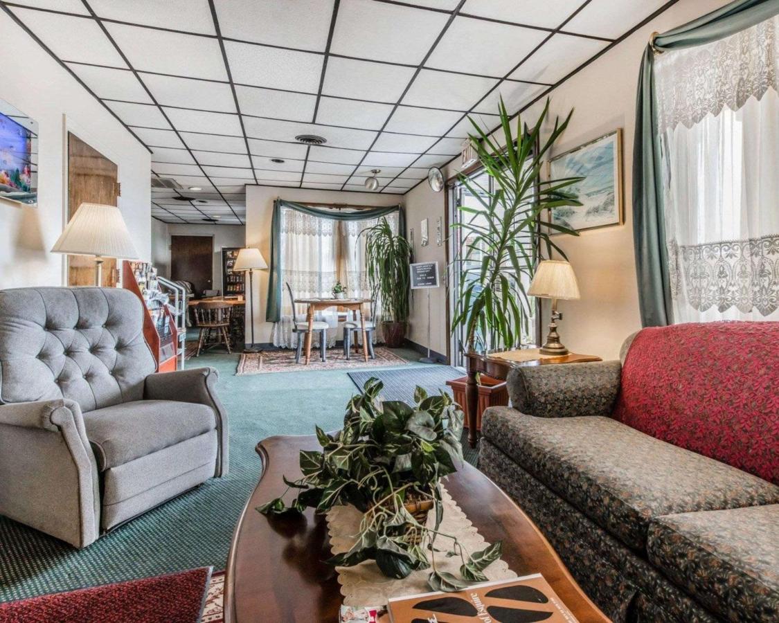  | Econo Lodge Altoona I-99