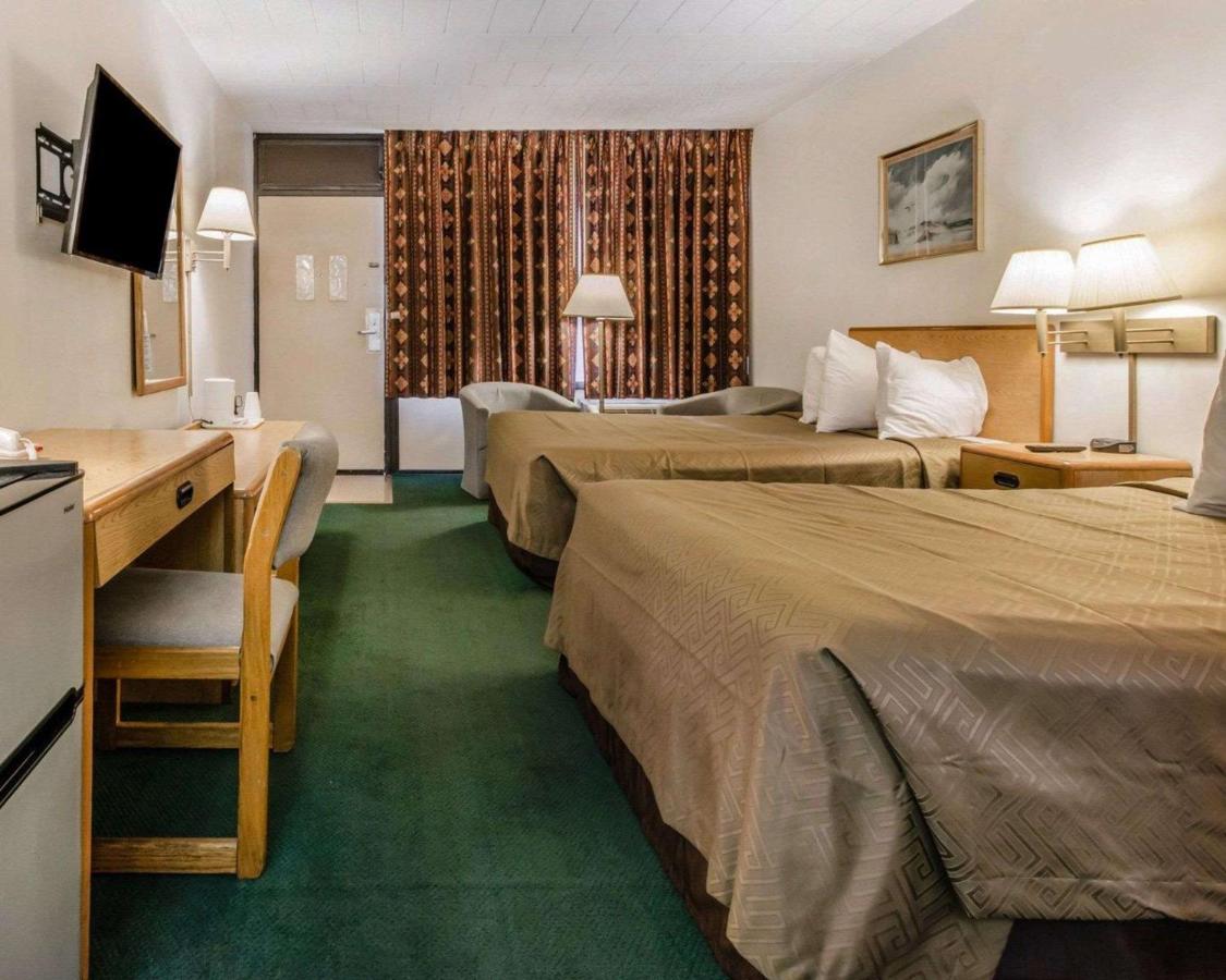  | Econo Lodge Altoona I-99