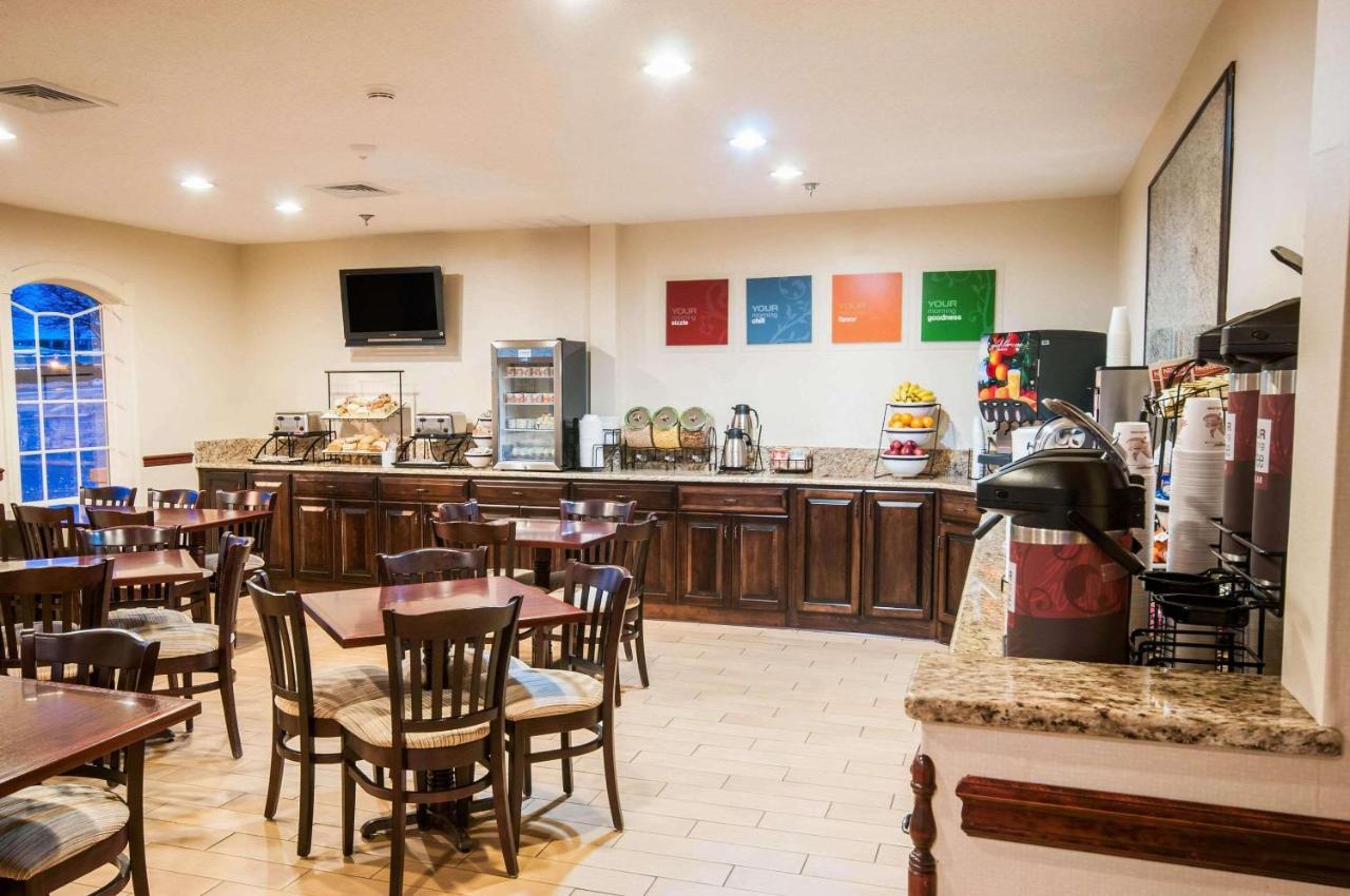  | Comfort Inn Amish Country