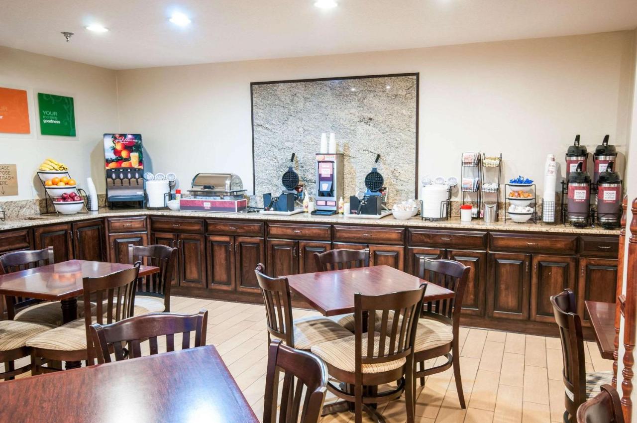  | Comfort Inn Amish Country