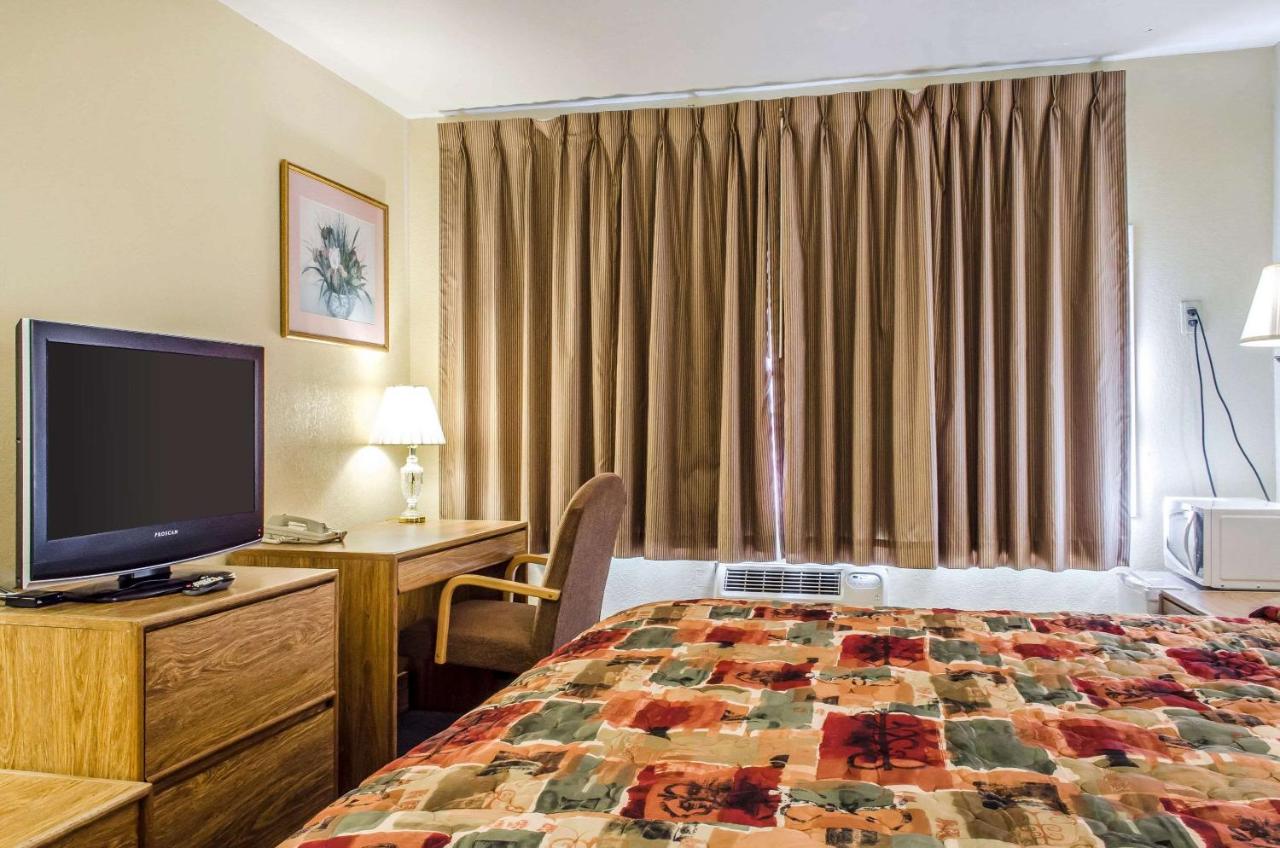 | Relax Inn