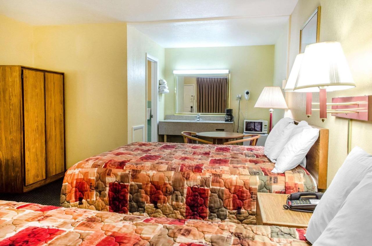  | Relax Inn