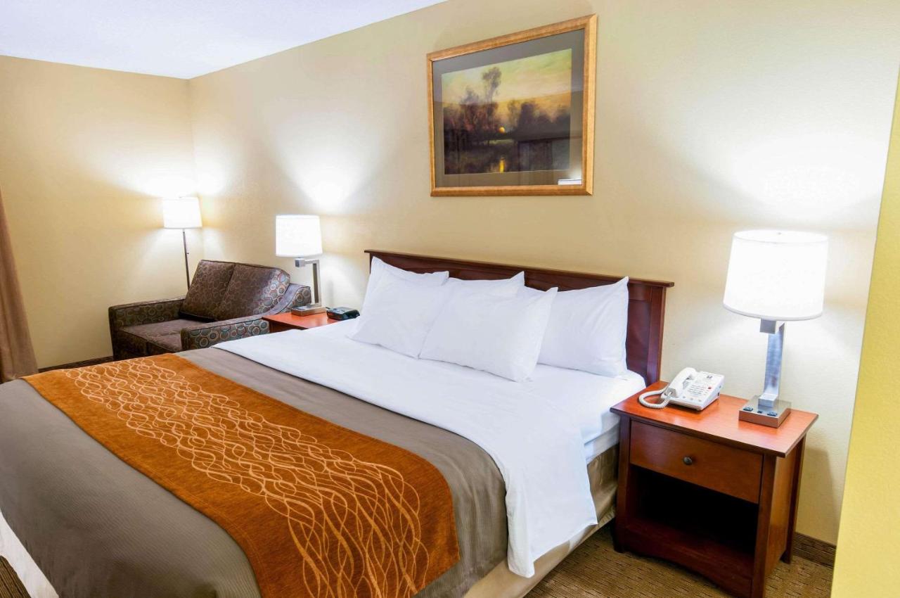  | Comfort Inn Amish Country