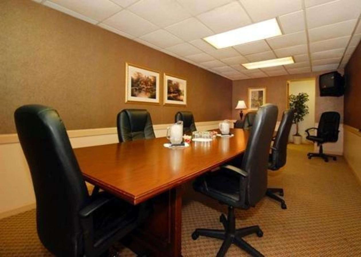  | Quality Inn Pittsburgh Airport