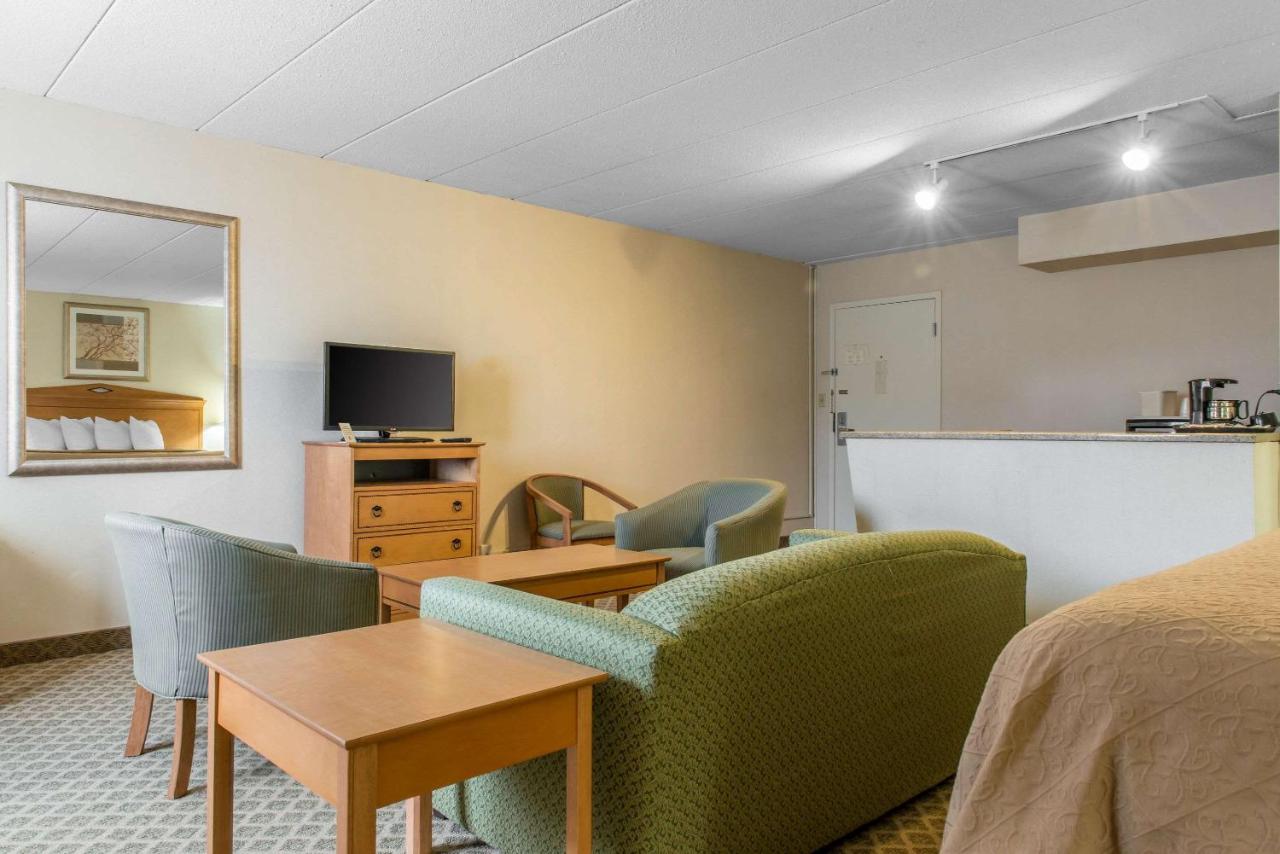| Quality Inn & Suites Fairview