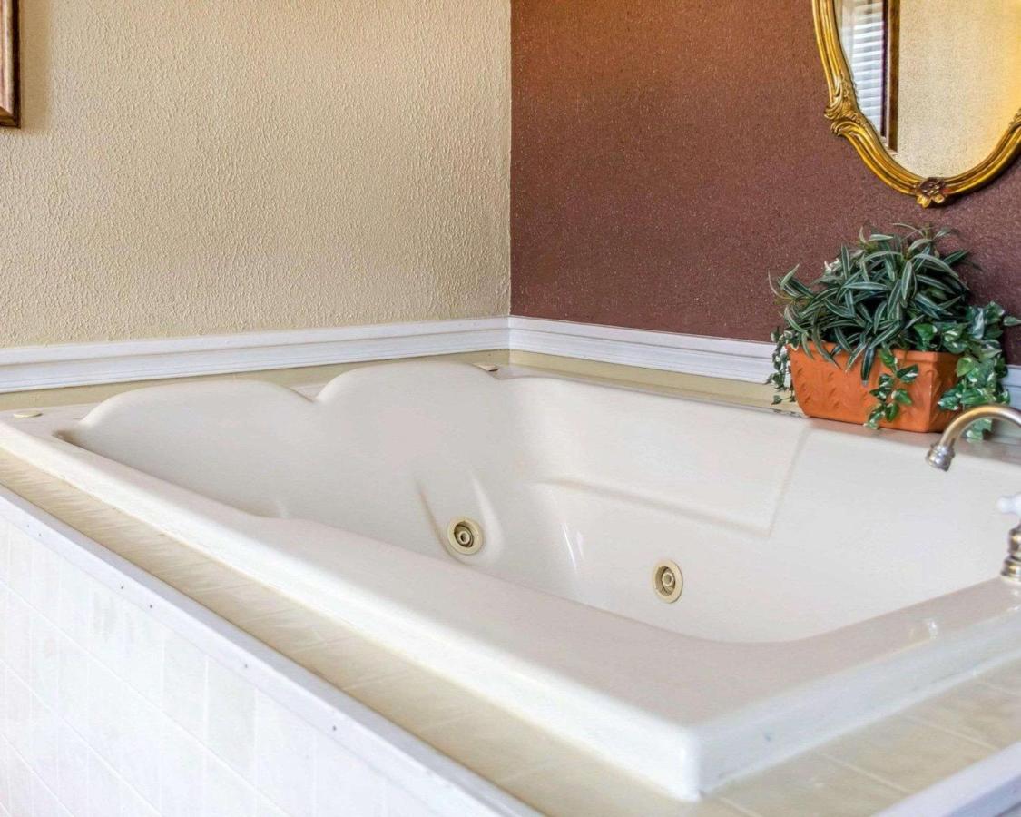  | Clarion Inn Strasburg - Lancaster