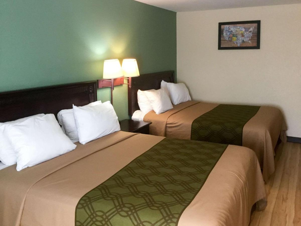 Queen Room with Two Queen Beds - Non-Smoking at Econo Lodge Harrisburg - Hershey